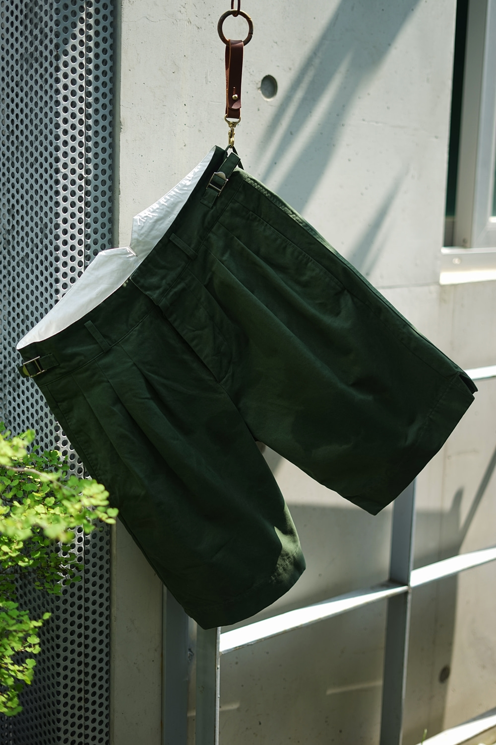 Chino Half Pants Olive green ENTRACTE(안트렉트)