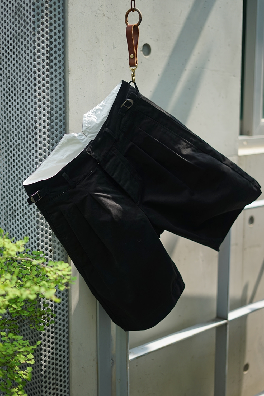 Chino Half Pants Black ENTRACTE(안트렉트)