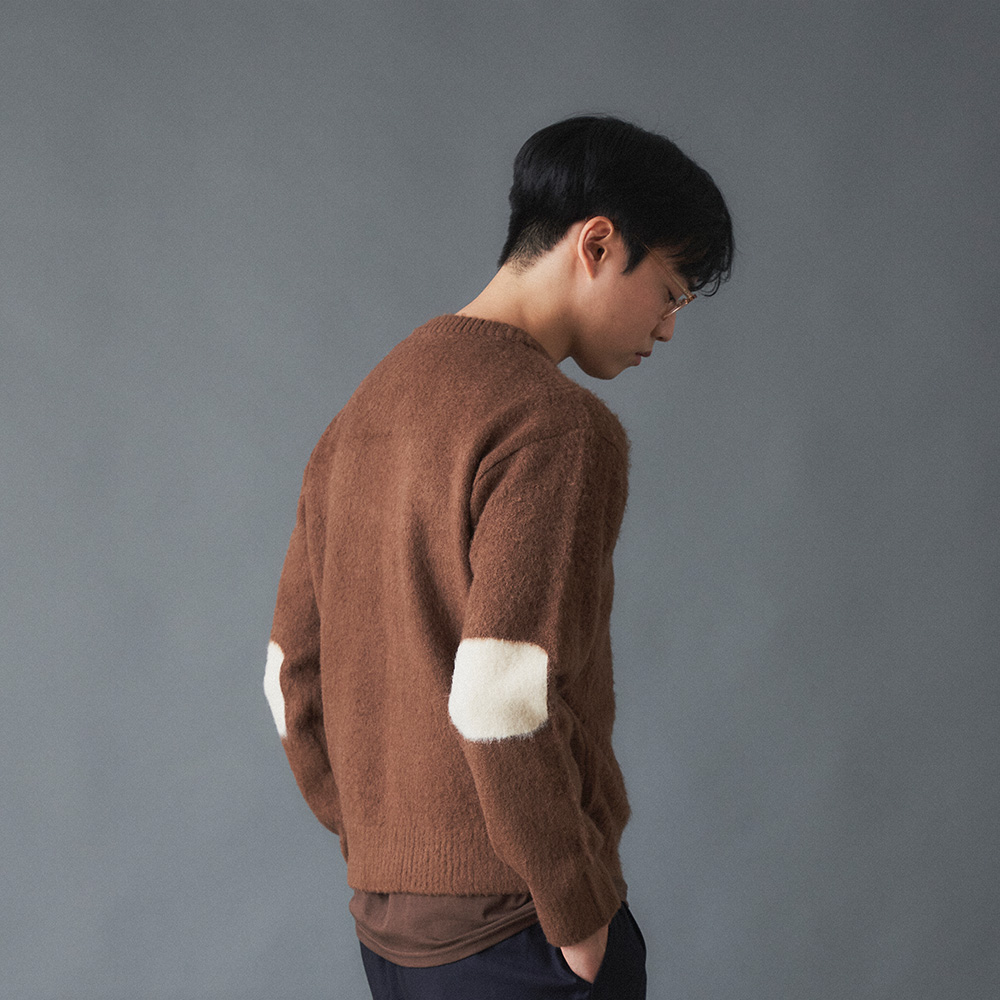 BROWN-CREAM ELBOW PATCHED SWEATER AMFEAST(암피스트)