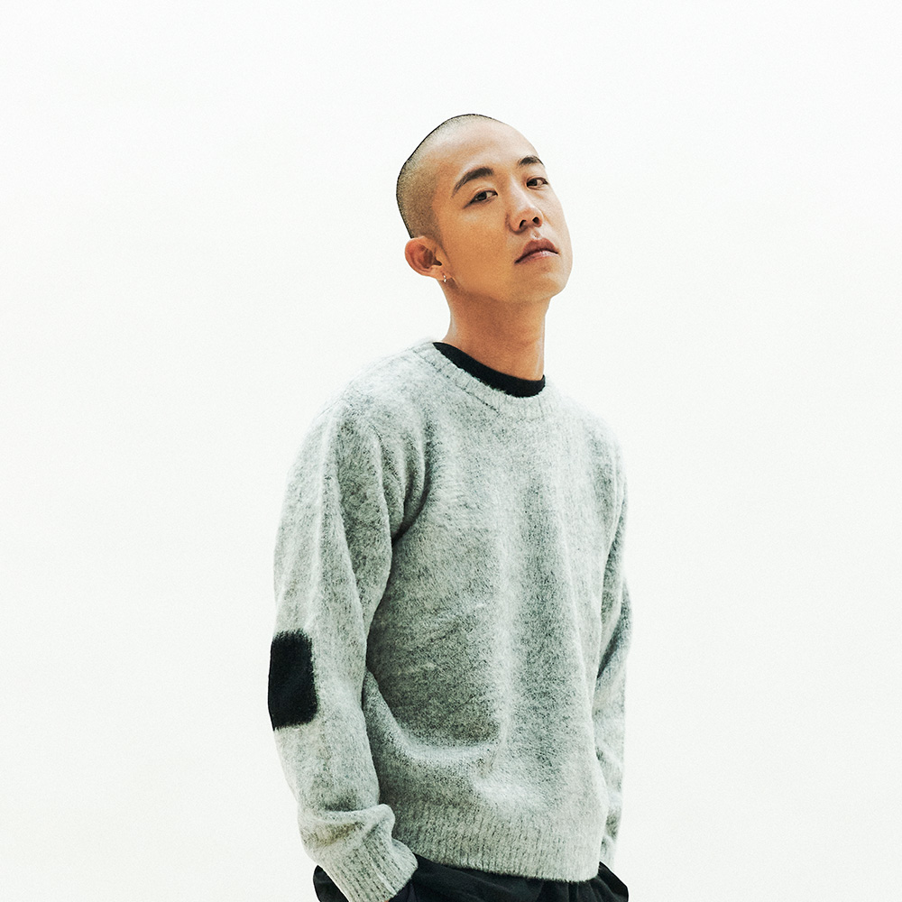 GREY-BLACK ELBOW PATCHED SWEATER AMFEAST(암피스트)