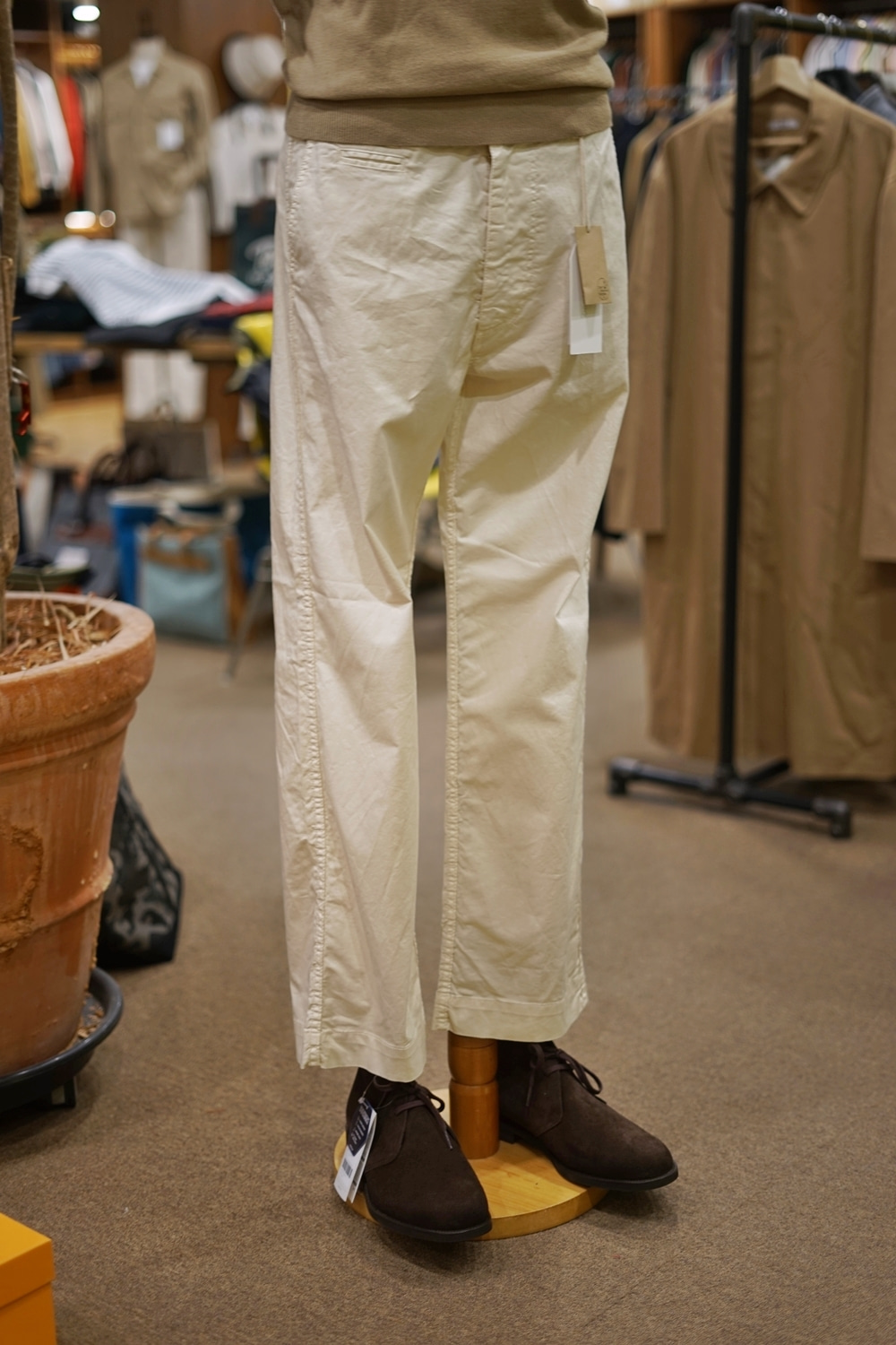 [24ss]AXEL 340 CHINO PANT OFFWHITEEAST HARBOUR SURPLUS(이스트하버서플러스)